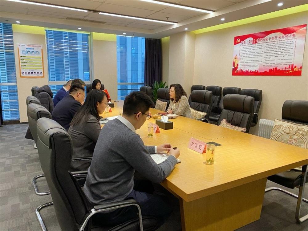 集團(tuán)黨委副書記、總經(jīng)理黃蓓調(diào)研園區(qū)集團(tuán)并召開民主生活會征求意見座談會